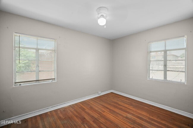Building Photo - 3125 Van Buren Ave