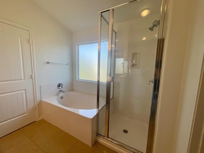 Building Photo - 8725 White Ibis Dr