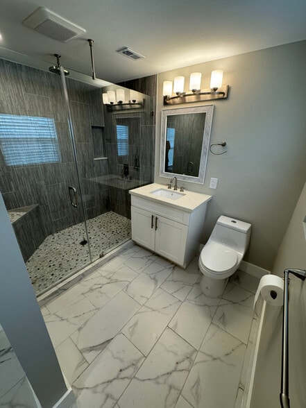 Building Photo - 329 E 25th St