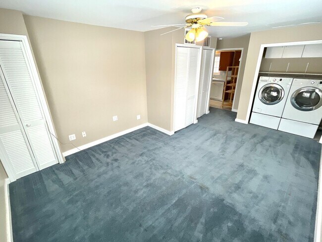 Building Photo - Three bedroom, Two bath House