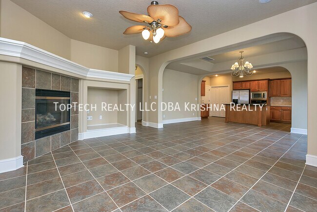 Building Photo - 12649 NW Bayonne Ln