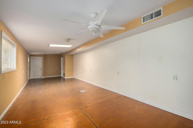 Building Photo - 7340 N 7th Ave