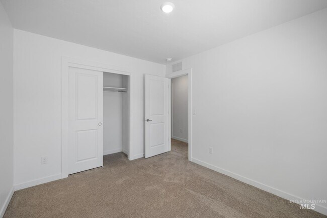 Building Photo - 4234 W Cirrus Ln