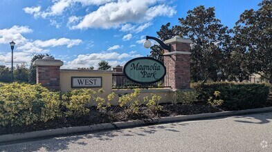 Building Photo - Magnolia Park - Convenient Location