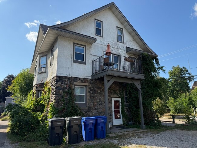 Building Photo - 780 Curfew St