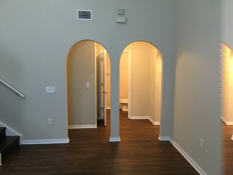 Building Photo - 87211 Kipling Dr