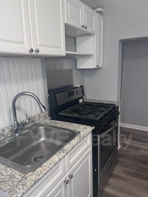 Building Photo - 203 N Carey St