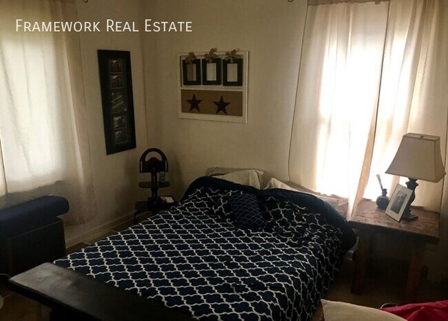 Building Photo - 1356-1376 Zephyr Street-1370