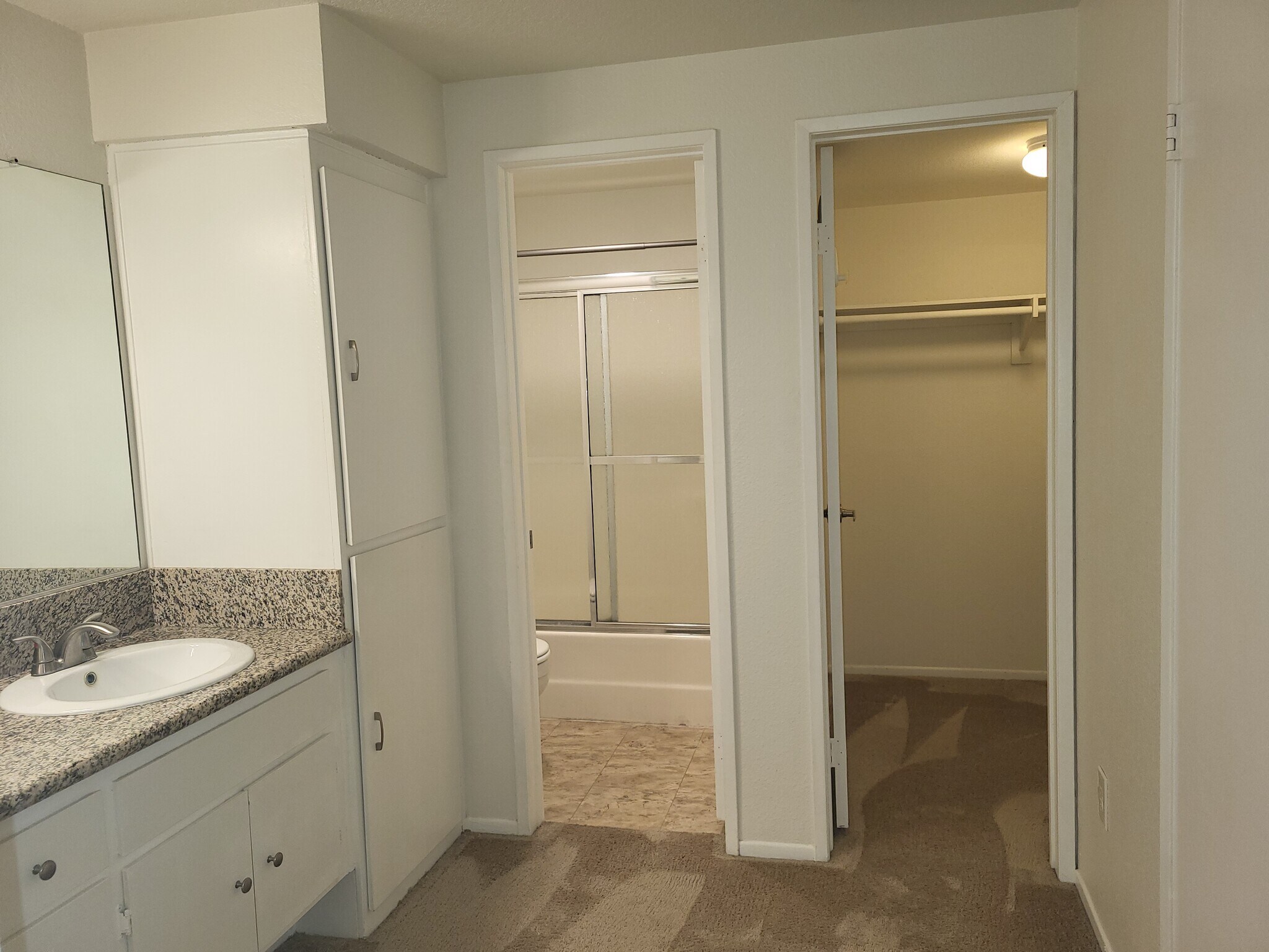 Building Photo - 24143 Del Monte Dr