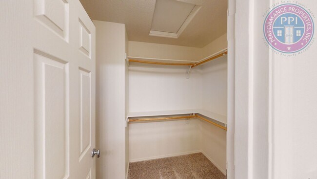 Building Photo - Bethany - Central Air, modern   Pet Friendly, Near Intel/Nike, Excellent Schools