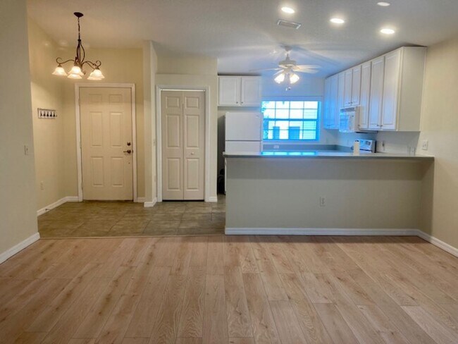 Building Photo - 11246 W Freshwater Path