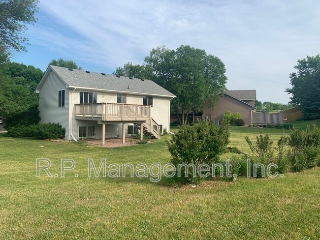 Building Photo - 9680 Bluegill Bay