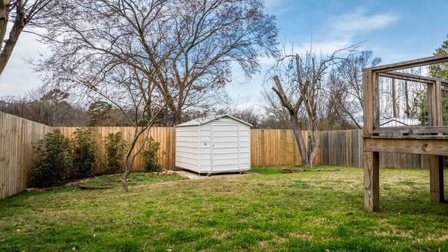 Building Photo - 2420 Durwood-