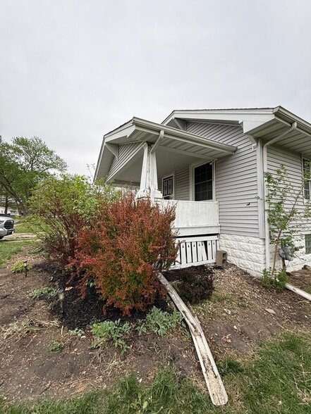 Building Photo - 1237 E Johns Ave
