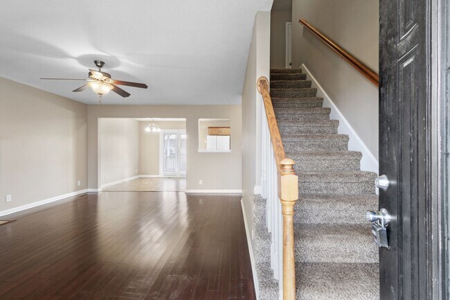 Building Photo - 1566 Autumn Dr
