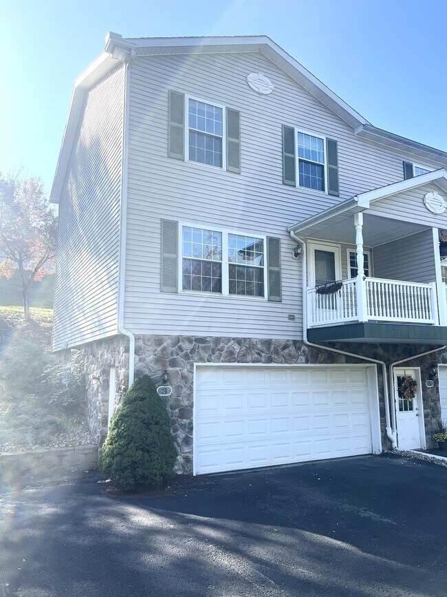 Building Photo - 3 Canyon Cove