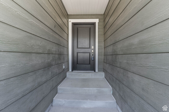 Building Photo - 1848 S 410 W