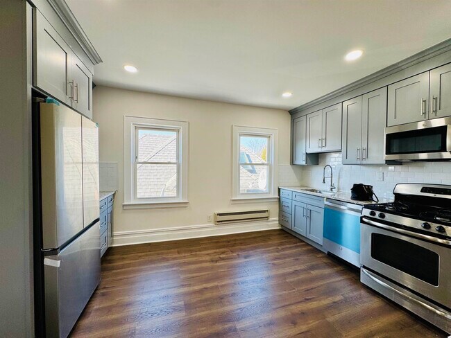 Building Photo - 69 W 39th St