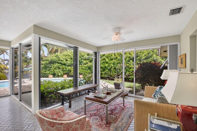 Building Photo - 30 Spanish River Dr