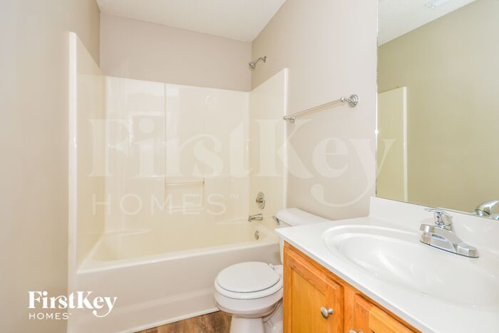 Building Photo - 543 Autumn Ridge Dr