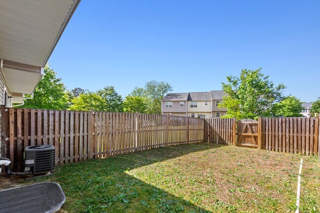 Building Photo - 46310 Creeping Primrose Ln