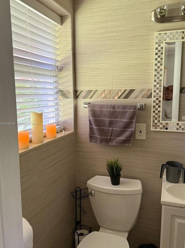 Building Photo - 1020 NE 172nd Terrace