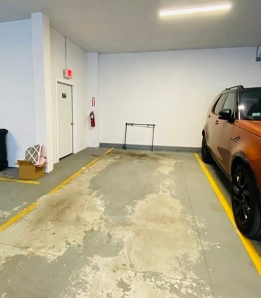 Building Photo - 49 Rogers St