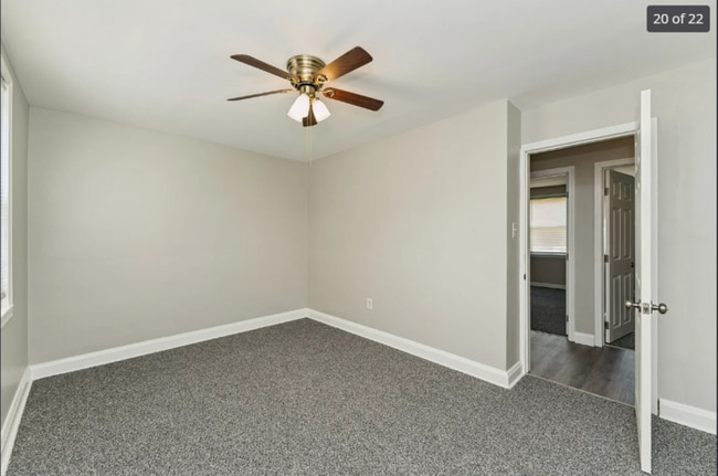 Building Photo - 4 Bedr4 Bedrooms in Parkville