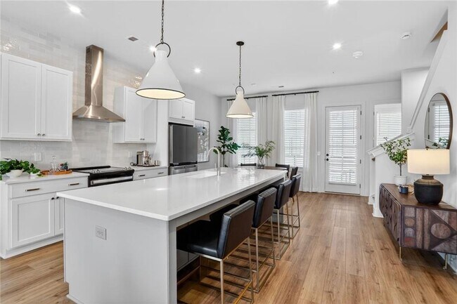 Building Photo - 1291 Longreen Ter NW