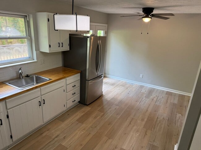 Building Photo - Renovated Rocky Hill Home