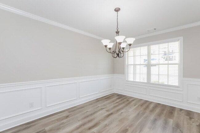 Building Photo - 1757 Maxey Ln