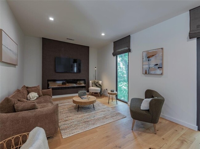 Building Photo - 2806 Geronimo Trail