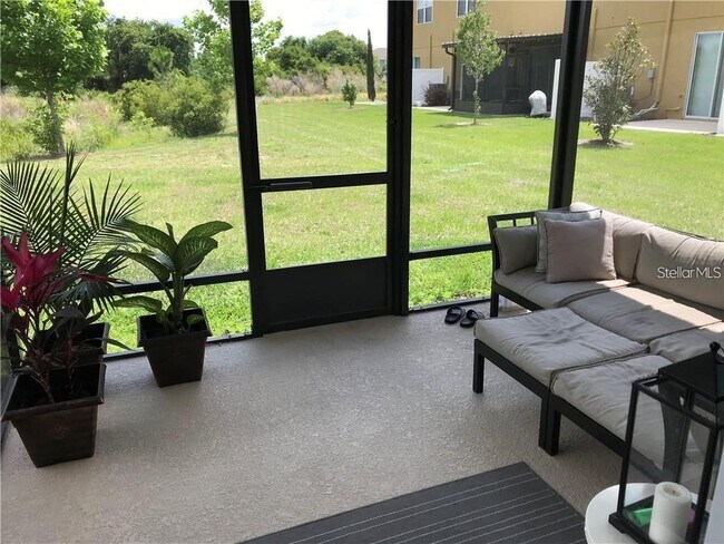 Building Photo - 6911 Woodchase Glen Dr