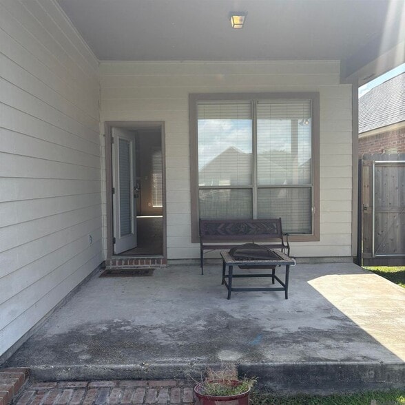 Building Photo - 2924 Nicholson Lake Dr