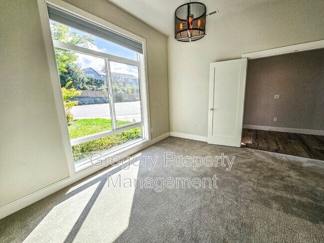 Building Photo - 619 202nd Pl SW