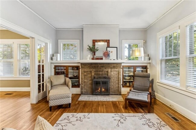 Building Photo - 901 Adair Ave NE