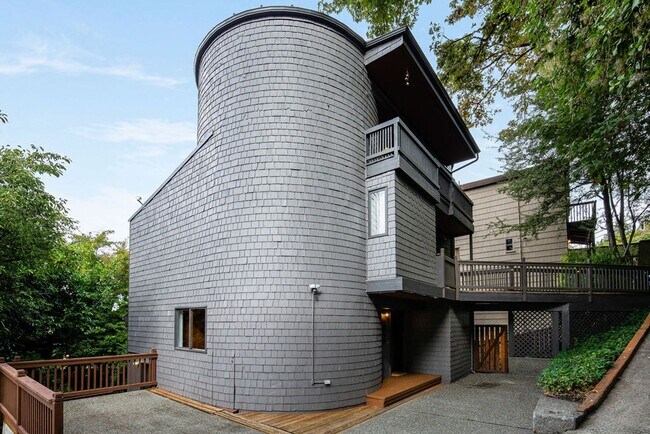 Building Photo - North Capitol Hill One-of-a- Kind Duplex!