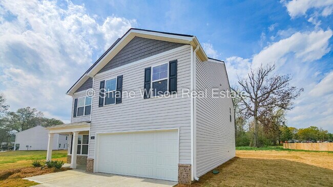 Building Photo - Recently built 4-Bedroom Home with 2.5 Baths in Dalton - 2,382 Sq Ft of Comfort!