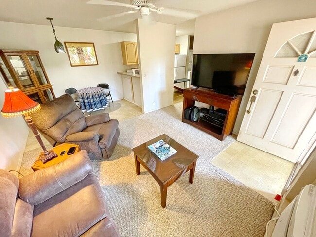 Building Photo - Southpointe - Furnished 2 Bed / 1 Bath Ground Floor Unit w/fenced in yard