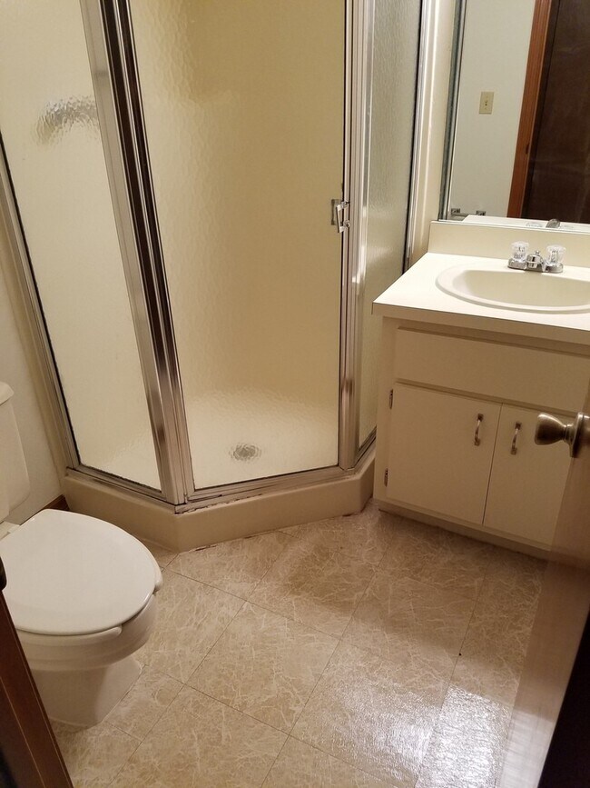 Building Photo - 2701 NE 10th St