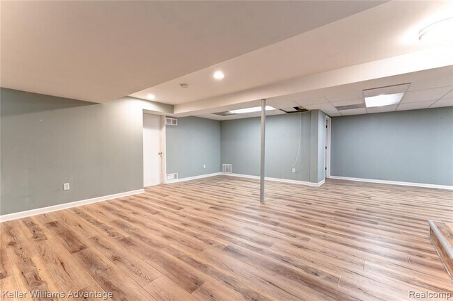 Building Photo - 16840 Savoie St