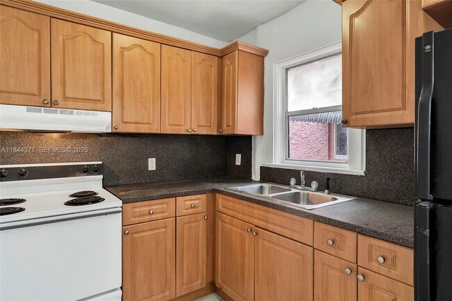 Building Photo - 1137 NW 29th Terrace