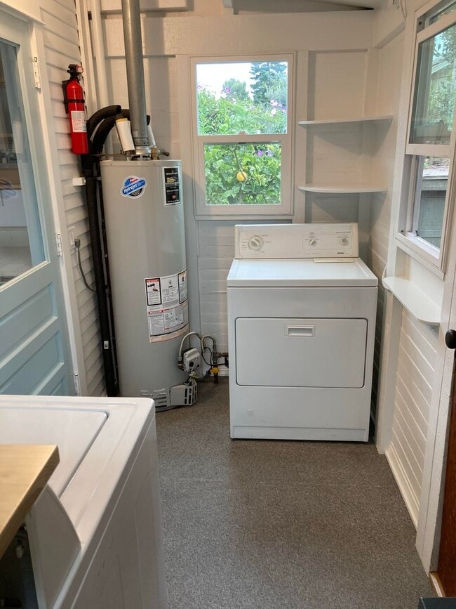 Building Photo - Stunning 2 Bedroom, 1 Bath Craftsman Front...