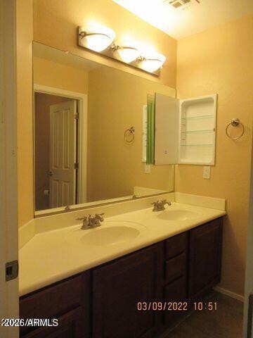 Building Photo - 3928 E Parkview Dr