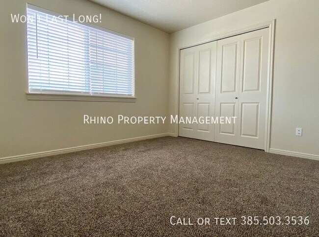 Building Photo - 452 S Tri Terra Ln