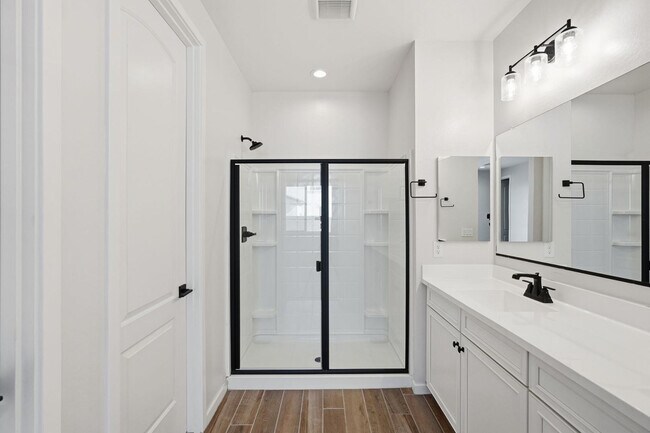 Building Photo - 641 S Davidson Ln