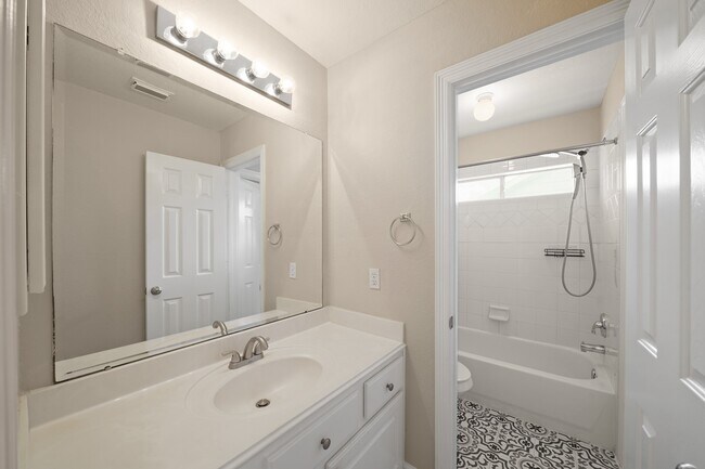 Building Photo - 16007 Berkshire Manor Ln