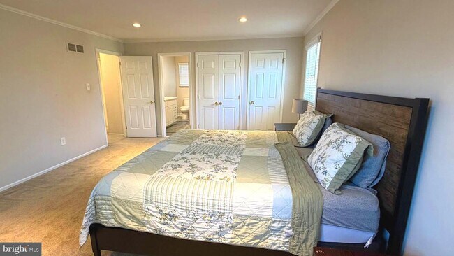 Building Photo - 639 Heather Ln