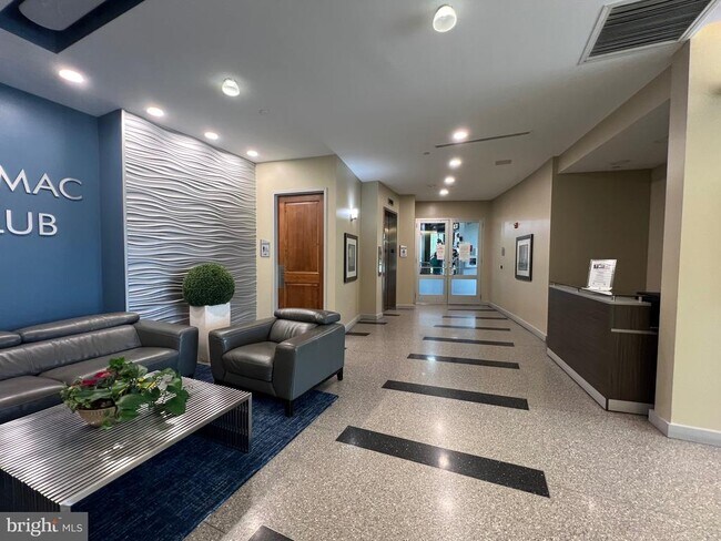 Building Photo - 14878 Potomac Branch Dr