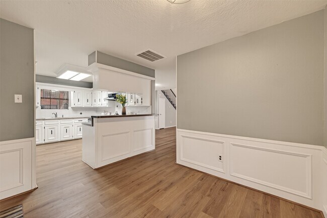 Building Photo - 3204 Farmers Field